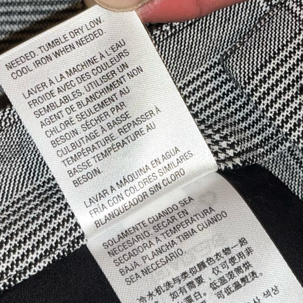 NWT!! Maison Jules Women's Plaid Capri Pants Gray Size 8 - Picture 8 of 15